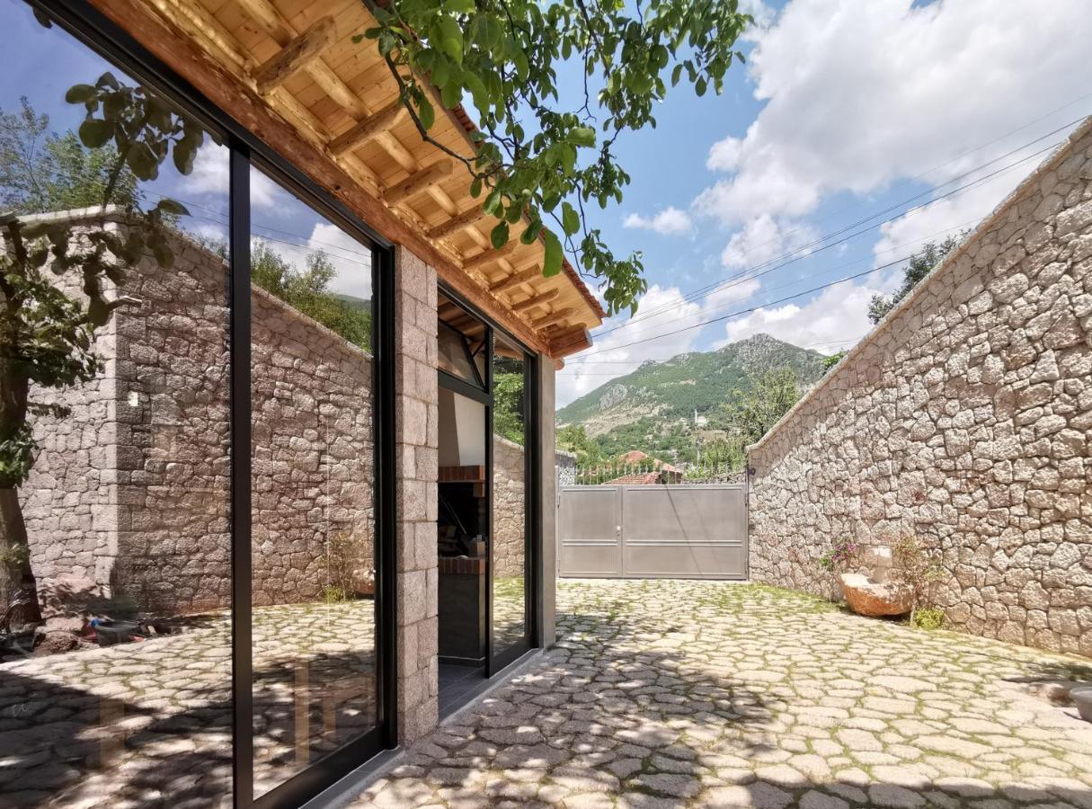 VILA RIRA - Rrajcë, Shebenik Perrenjas Bagian luar foto