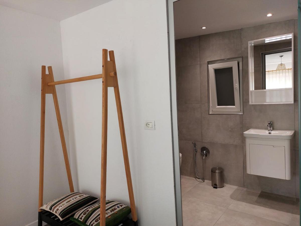 VILA RIRA - Rrajcë, Shebenik Perrenjas Bagian luar foto