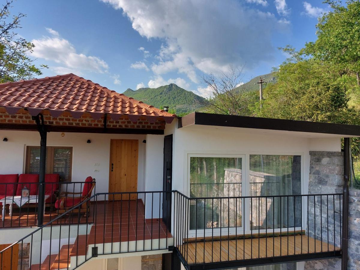 VILA RIRA - Rrajcë, Shebenik Perrenjas Bagian luar foto