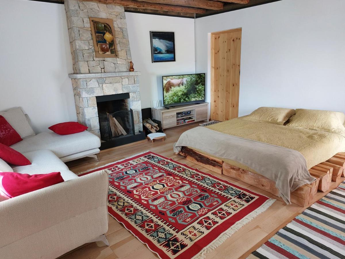 VILA RIRA - Rrajcë, Shebenik Perrenjas Bagian luar foto