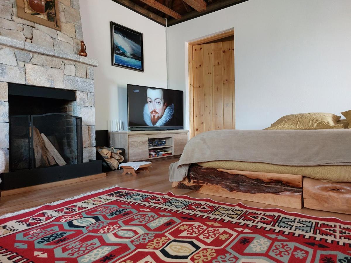 VILA RIRA - Rrajcë, Shebenik Perrenjas Bagian luar foto