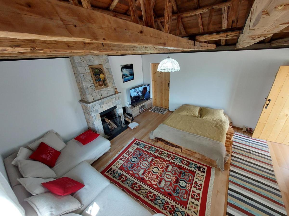 VILA RIRA - Rrajcë, Shebenik Perrenjas Bagian luar foto
