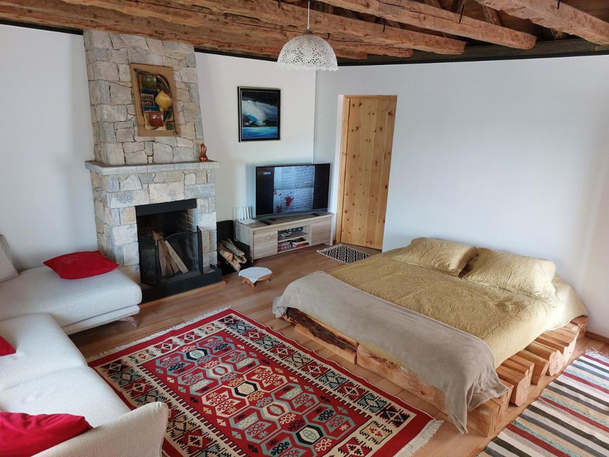 VILA RIRA - Rrajcë, Shebenik Perrenjas Bagian luar foto